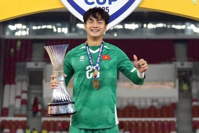 Trong lần bắt chính quan trọng ấy, thủ thành trẻ đã có 10 pha cứu thua xuất thần, cản phá thành công quả penalty quyết định, được AFC chấm 8,9 điểm và bầu chọn là Cầu thủ xuất sắc nhất trận.