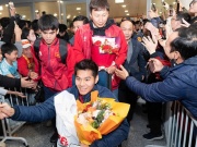 Người hùng U23 Việt Nam mang HCĐ châu Á về nước, thầy Kim nói gì với người hâm mộ?