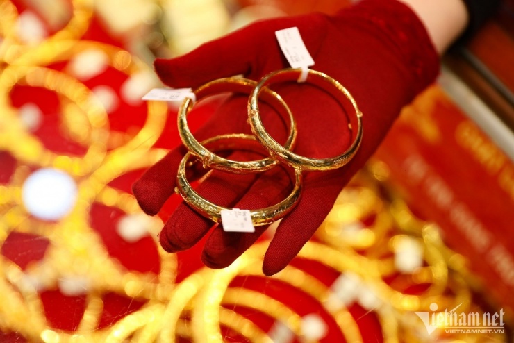 Giá vàng hôm nay 25/1/2026 nóng 'bỏng tay', cảnh báo điều chưa từng có - 1