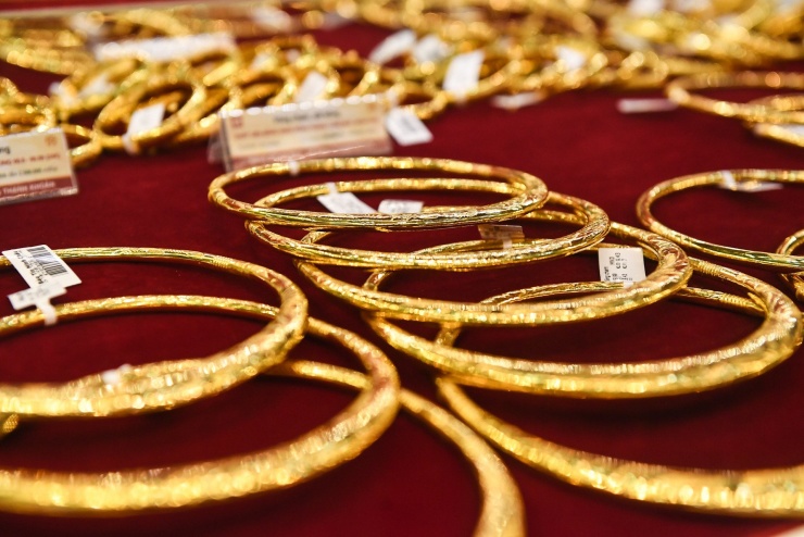 Giá vàng tăng chóng mặt, dự báo mới cho năm 2026 - 1