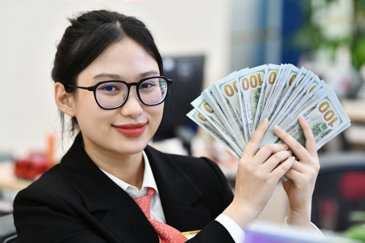 Người dân không phải nộp thuế TNCN khi nhận kiều hối. Ảnh: Nam Khánh