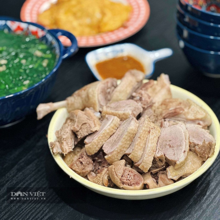 Mẹo nấu ăn:&nbsp;Làm sốt chua ngọt siêu chuẩn: Pha theo tỉ lệ 2 đường – 2 giấm – 1 nước mắm – 1 tương cà.