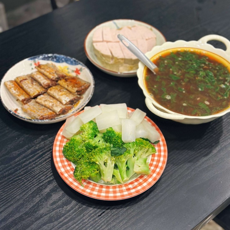 Mẹo nấu ăn:&nbsp;Làm sốt chua ngọt siêu chuẩn: Pha theo tỉ lệ 2 đường – 2 giấm – 1 nước mắm – 1 tương cà.