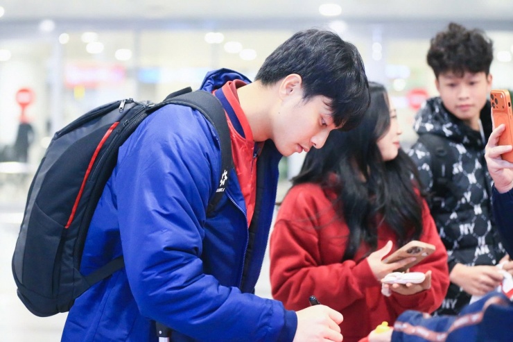 Tất cả đã trở thành những người hùng khi cùng tạo nên một giải đấu đáng nhớ. (Ảnh: Trọng Hiếu)