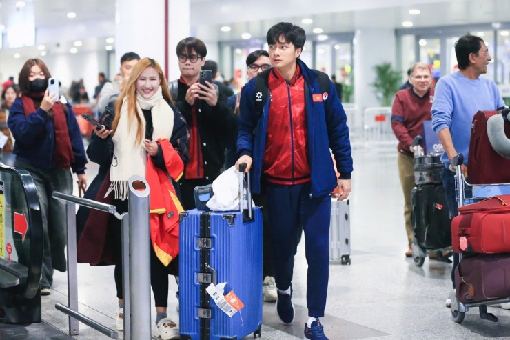 Những thành viên cuối cùng của U23 Việt Nam về nước sáng nay. (Ảnh: Trọng Hiếu)