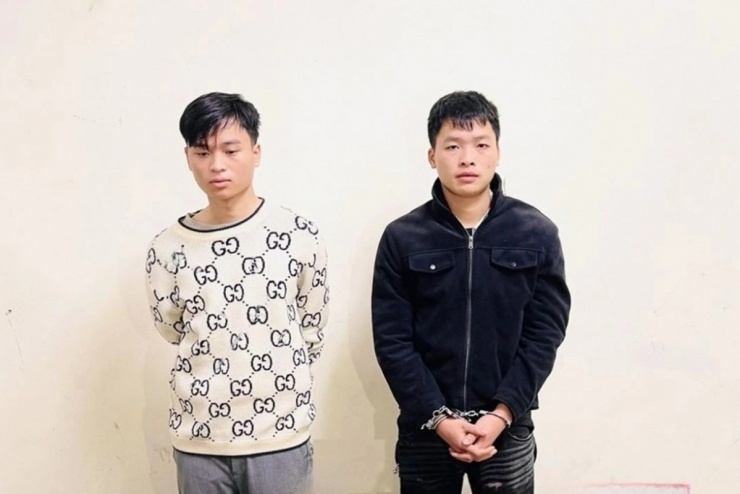 Hai đối tượng Nam và Bách bị cơ quan công an bắt giữ (Ảnh: Công an Ninh Bình).