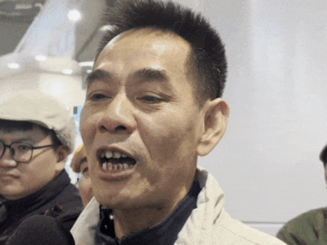 Bố trung vệ Hiểu Minh xúc động nói về chấn thương của con trai