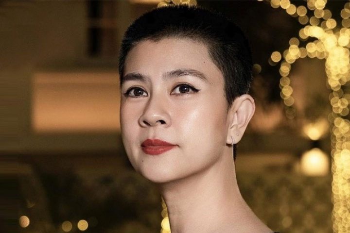 Diện mạo khác lạ của Kim Thư ở tuổi U50