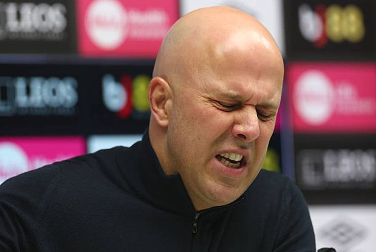 Arne Slot lạc lối ở Liverpool: Học trò bị nghi kháng lệnh, khó trụ quá 2 vòng nữa