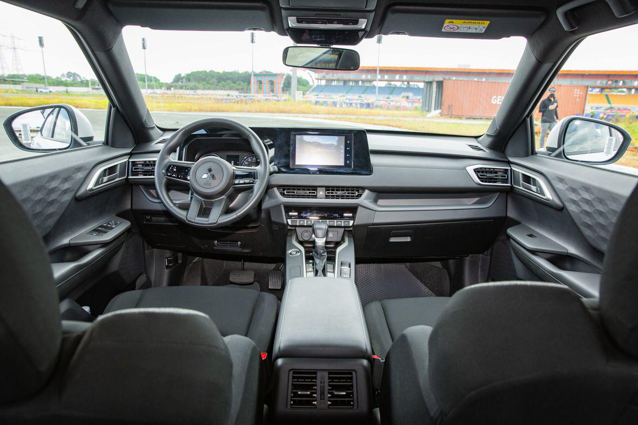 So sánh Mitsubishi Xforce và Hyundai Creta: 4 phiên bản, giá từ 599 triệu đồng - 3