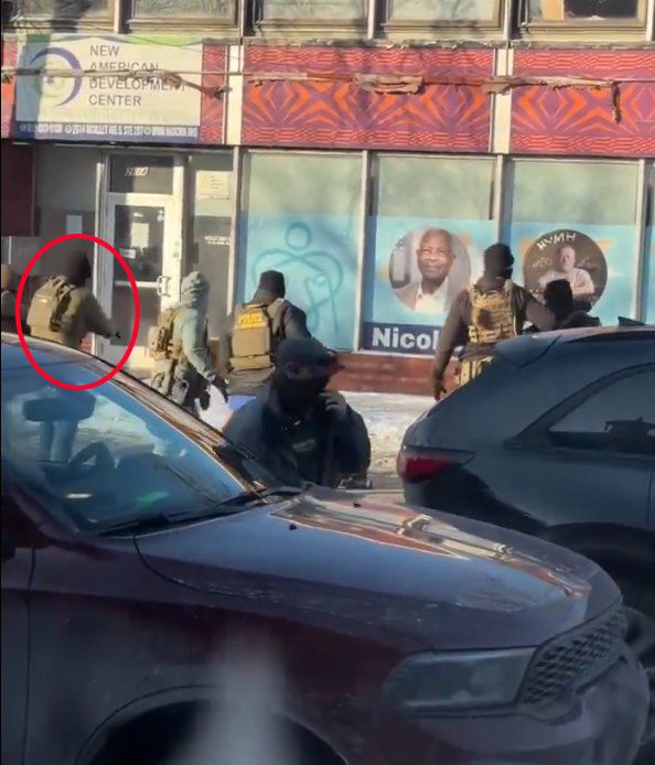 Thống đốc bang Minnesota Tim Walz cho biết các đặc vụ liên bang đã bắn thêm một người nữa ở Minneapolis. Ảnh: X