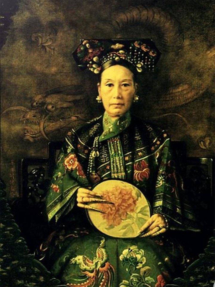 Từ Hy Thái hậu là người của tộc Diệp Hách Na Lạp.