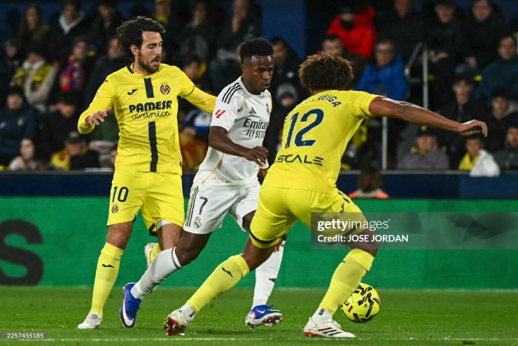 Real Madrid gặp nhiều khó khăn trong hiệp một