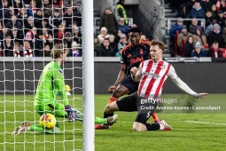 Video bóng đá Brentford - Nottingham Forest: Vô lê đẹp mắt, thắp sáng vé trụ hạng (Ngoại hạng Anh)