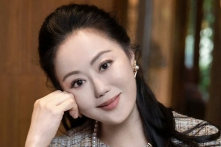 Thói quen giúp Chương Tiểu Huệ giữ da căng mịn ở tuổi 62