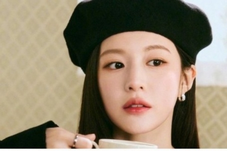 Khối tài sản của nữ chính "Can This Love Be Translated?"