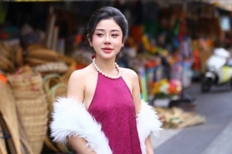 Các 'nàng thơ' xúng xính áo dài, rủ nhau đến chợ Biên Hòa chụp ảnh Tết