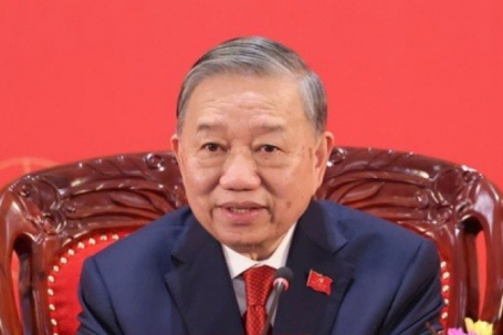 Ngay sau Đại hội XIV, Tổng Bí thư Tô Lâm ký ban hành Chỉ thị số 01