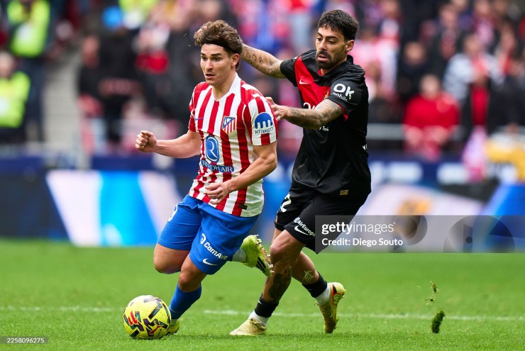 Atletico Madrid áp đảo đối thủ