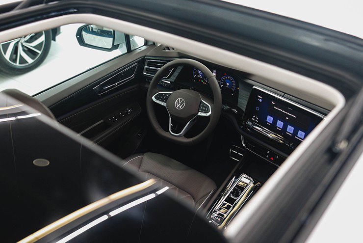 Nội thất Volkswagen Viloran kết thừa những thiết kế hài hòa và sang trọng từ đàn anh Teramont.