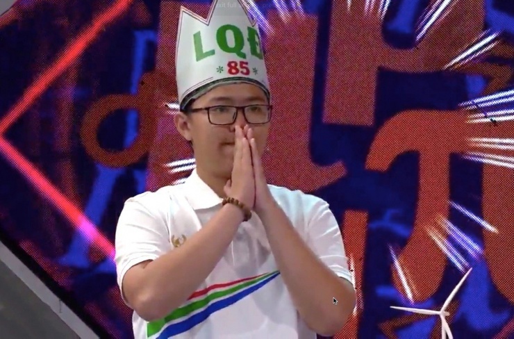 Nam sinh Khánh Hòa Trần Võ Gia Bảo bước vào trận thi tháng với điểm nhì cao nhất.