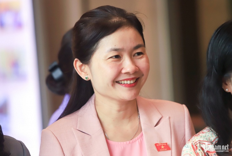 Bà Tôn Ngọc Hạnh, 46 tuổi, là ủy viên chính thức trẻ nhất. Ảnh: Trần Thường