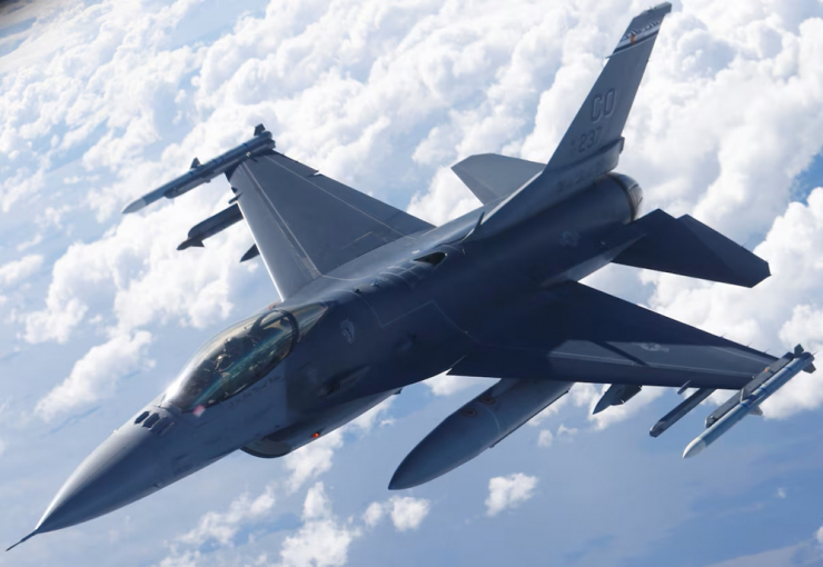 Tiêm kích F-16 của Không quân Mỹ tham gia cuộc tập trận Saber Strike. Ảnh: Reuters