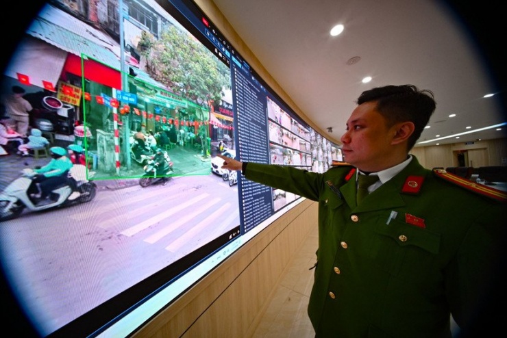 Cận cảnh quy trình phạt nguội vi phạm trật tự đô thị của Công an Hà Nội: "Mắt thần" soi từng mét vuông, đã vi phạm là bị xử lý - 6