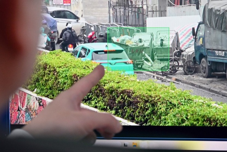 Cận cảnh quy trình phạt nguội vi phạm trật tự đô thị của Công an Hà Nội: "Mắt thần" soi từng mét vuông, đã vi phạm là bị xử lý - 11