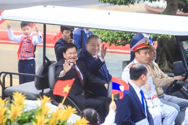 Tổng Bí thư Tô Lâm và Tổng Bí thư, Chủ tịch nước Lào Thongloun Sisoulith. Ảnh: Hữu Hưng