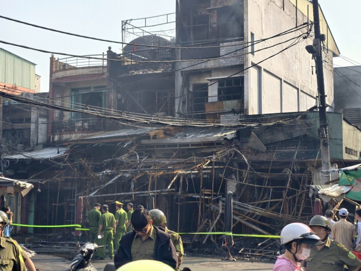 Lực lượng chức năng phong tỏa hiện trường.