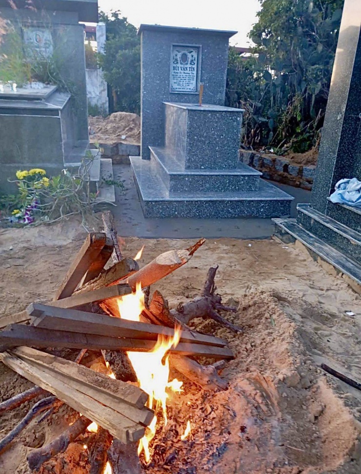 Mộ phần của diễn viên Thương Tín. Ảnh: Tô Hiếu