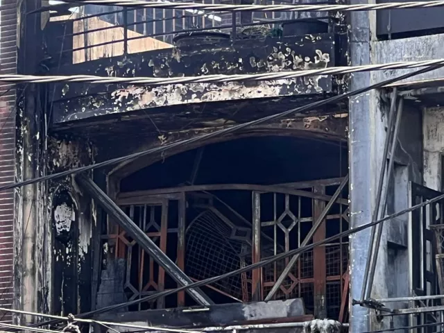 Vụ cháy liên hoàn 4 căn nhà ở TPHCM, 2 người nhảy từ tầng 2 thoát thân