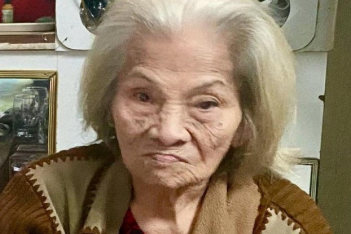 Mẹ Thương Tín 90 tuổi lần đầu lộ diện