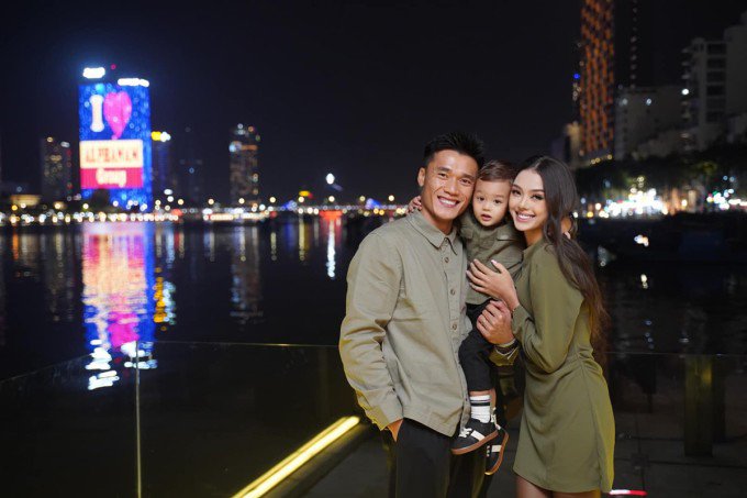 Bùi Tiến Dũng bên gia đình