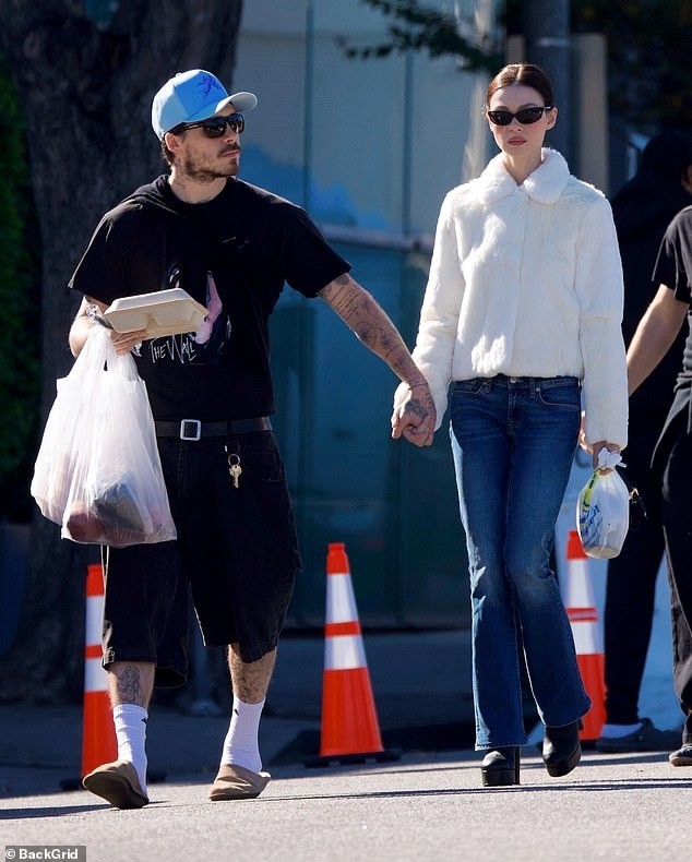 Phong cách đời thường của vợ chồng Brooklyn Beckham - 2