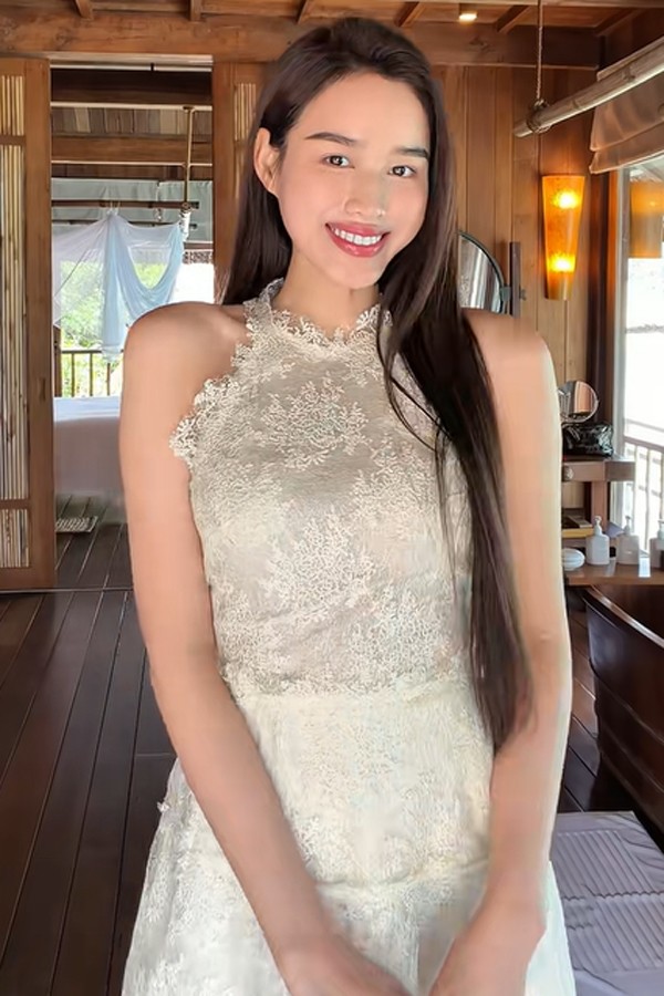 Đặc biệt sau khi kết hôn, nhan sắc của Đỗ Thị Hà ngày càng lên hương. Chỉ một hình ảnh, Hoa hậu Việt Nam 2020 chia sẻ trên trang cá nhân đã nhận được những bình luận khen ngợi từ cộng đồng mạng.