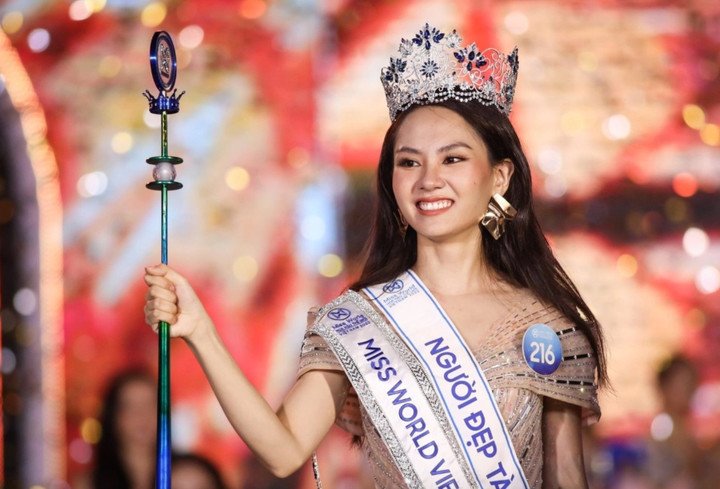 Hoa hậu Mai Phương đăng quang Miss World Vietnam 2022.