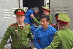 Xây toà tháp ngàn tỉ “đắp chiếu”, cựu Chủ tịch Tổng công ty Xi măng Việt Nam hầu toà