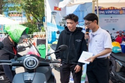 Sự kiện Đổi xăng lấy điện: Người dân TP.HCM nườm nượp “chốt” xe máy điện VinFast đi Tết