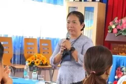 Phụ huynh bất an, muốn làm rõ việc thịt chuyển màu tuồn vào trường học