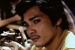 Bất ngờ người phụ nữ Hà Nội đến lễ cúng 49 ngày của diễn viên Thương Tín