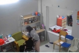 Giám định thương tích với cụ bà 82 tuổi bị nữ giúp việc bạo hành