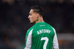 Antony nguy cơ phải nghỉ hết mùa giải giữa lúc phong độ cao