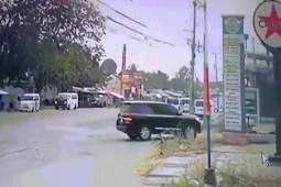 Khoảnh khắc thị trưởng Philippines thoát đòn phục kích bằng súng chống tăng