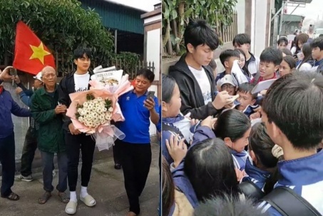 Thủ môn U23 VN Văn Bình được cả làng chào đón, mẹ bán hàng chợ quê đông nghịt khách vây quanh