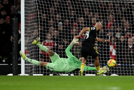 Video bóng đá Arsenal - MU: Mãn nhãn 5 bàn, "kéo sập" Emirates (Ngoại hạng Anh)