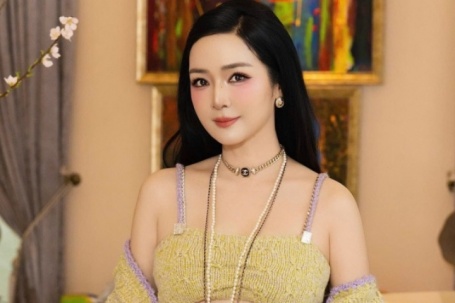 Ảnh sao 26/1: Giáng My khoe eo thon khi giảm 3 kg