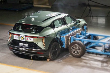 VinFast VF7 và VF6 đạt chuẩn an toàn cao nhất tại Ấn Độ