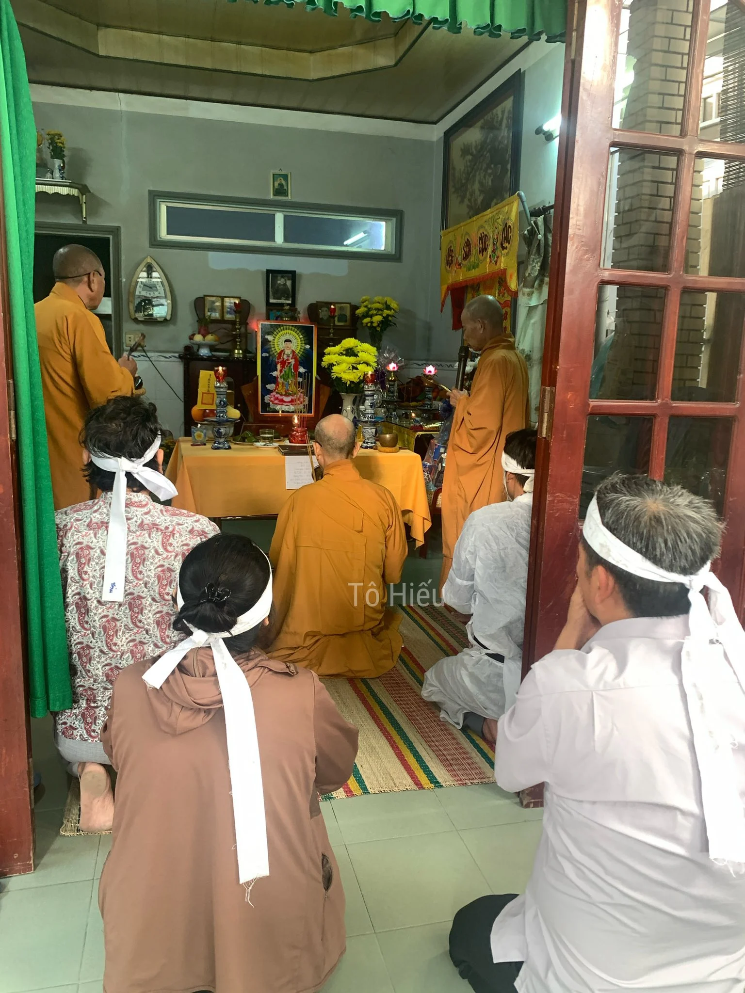 Lễ cúng 49 ngày của diễn viên Thương Tín tại nhà riêng ở Phan Rang.&nbsp;Ảnh: Tô Hiếu